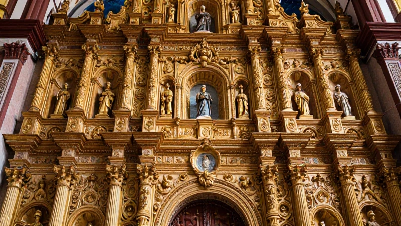 Conoce el Barroco novohispano: arte y cultura en México 5 Retablo barroco mexicano detallado e impactante