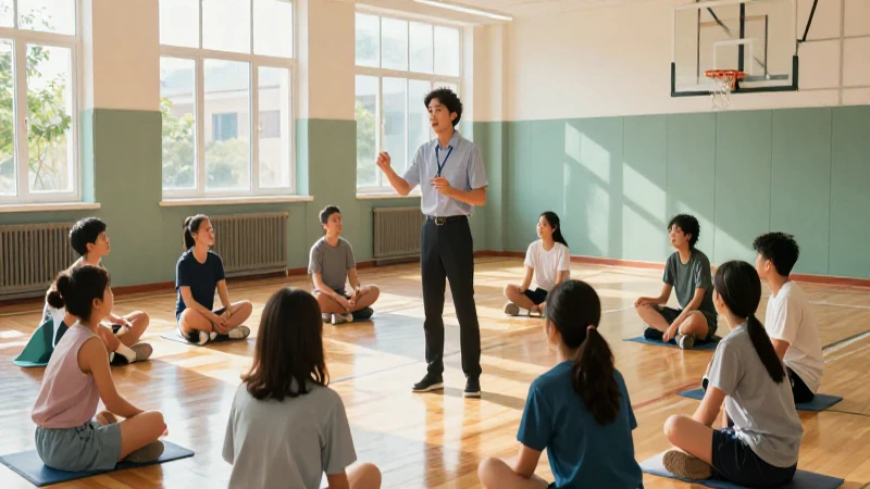 Profesor liderando actividad en gimnasio inclusivo