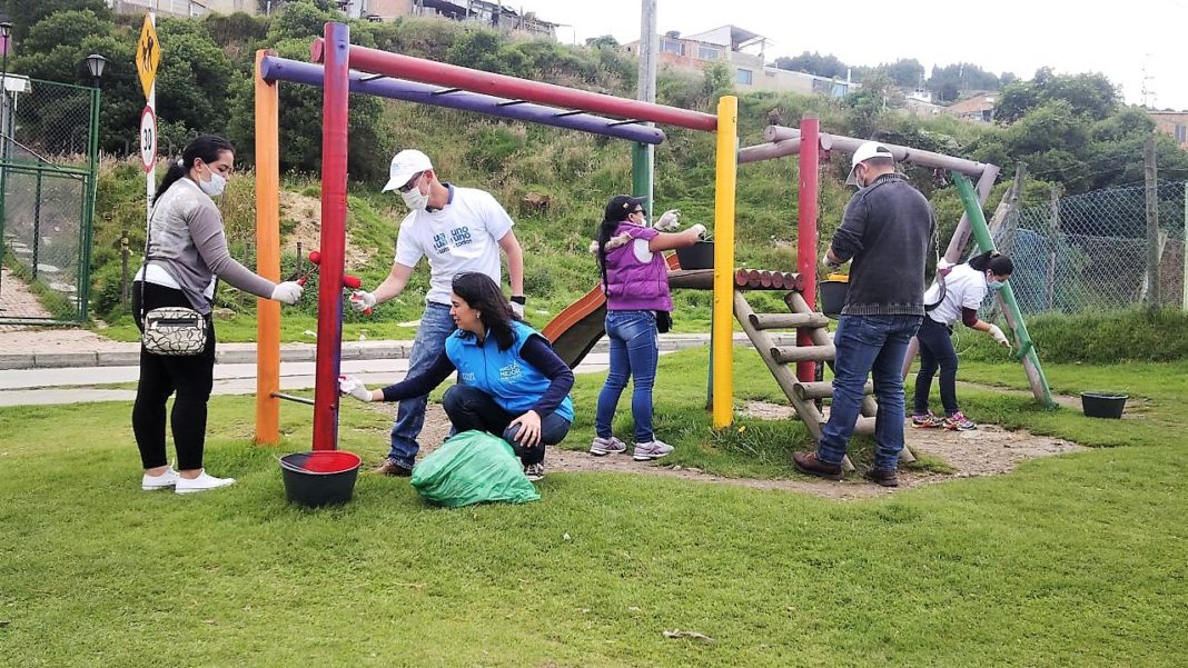 Desafíos y Claves: la participación activa de la comunidad en la educación 2 desafios y claves la participacion activa de la comunidad en la educacion