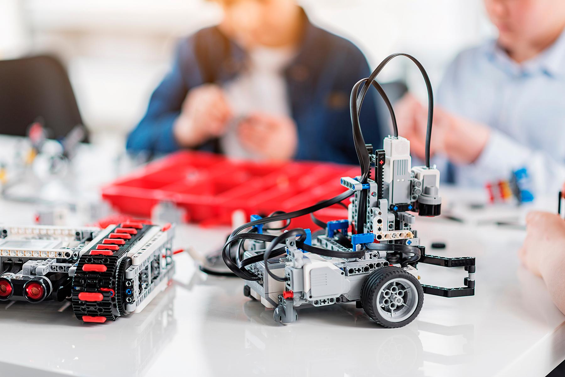 Domina tecnología, programación y robótica en el aula con nuestras capacitaciones docentes 15 domina tecnologia programacion y robotica en el aula con nuestras capacitaciones docentes