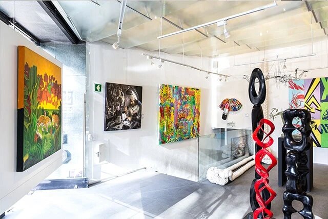 el papel de las galerias de arte en la educacion artistica en