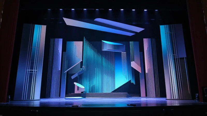 Escenografía abstracta dramática con toques educativos