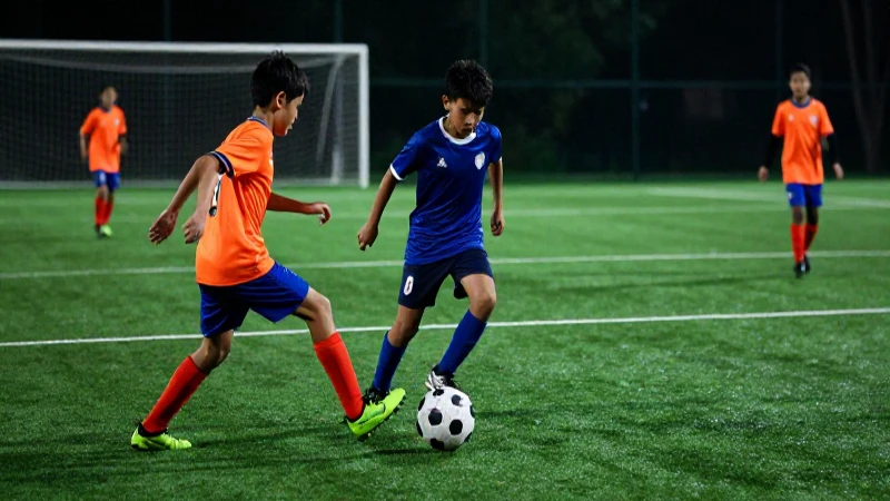 Niños jugando mini-fútbol en acción