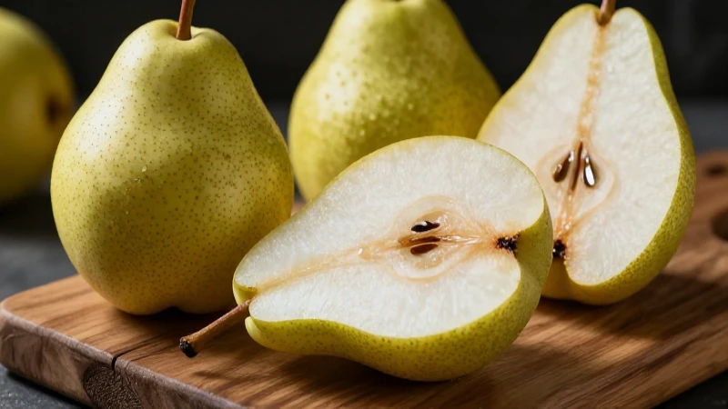 Pera: Qué es, características, beneficios y usos esenciales 6 Manzana en madera con iluminación dramática