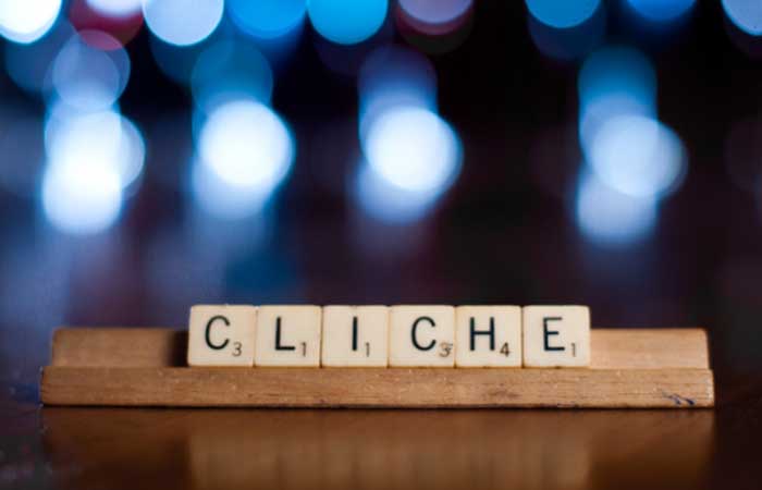 que son los cliches como se emplean en el texto y su impacto