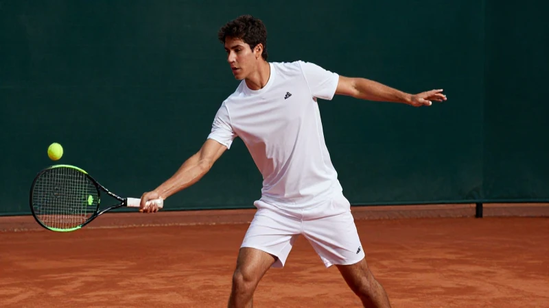 El tenis moderno es un deporte vibrante y dinámico