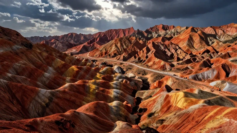 Paisaje montañosos dramático y detallado